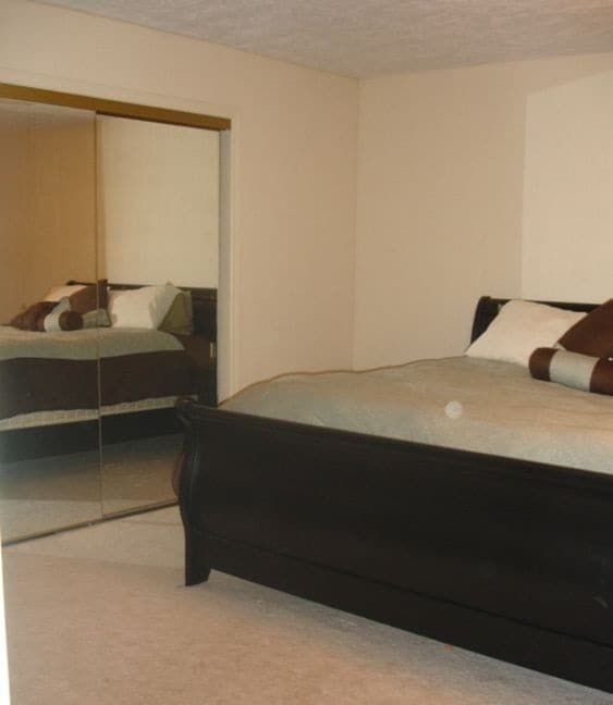 Building Photo - PETS NEGOTIABLE WITH HOMEOWNER APPROVAL!!