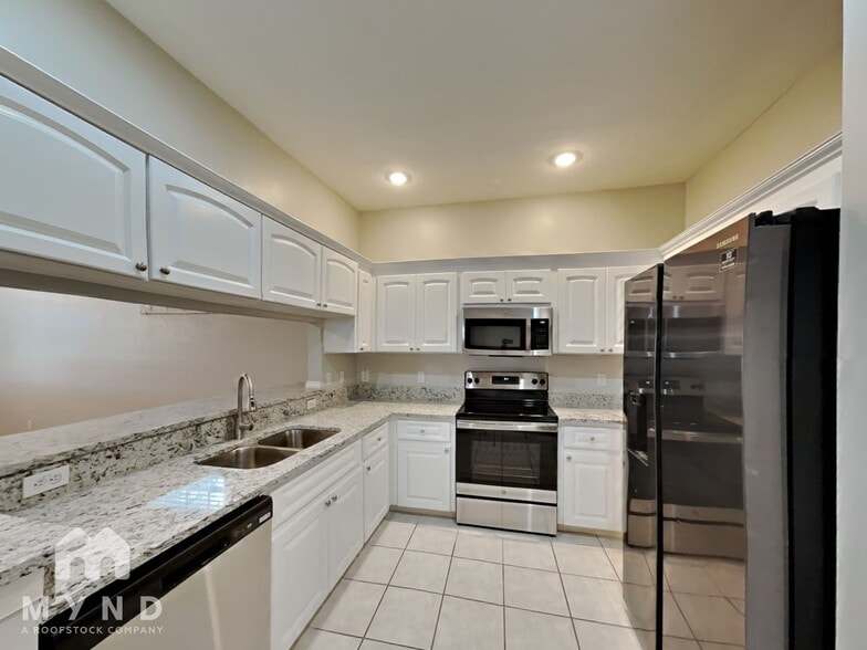 Building Photo - 12042 Lake Allen Dr