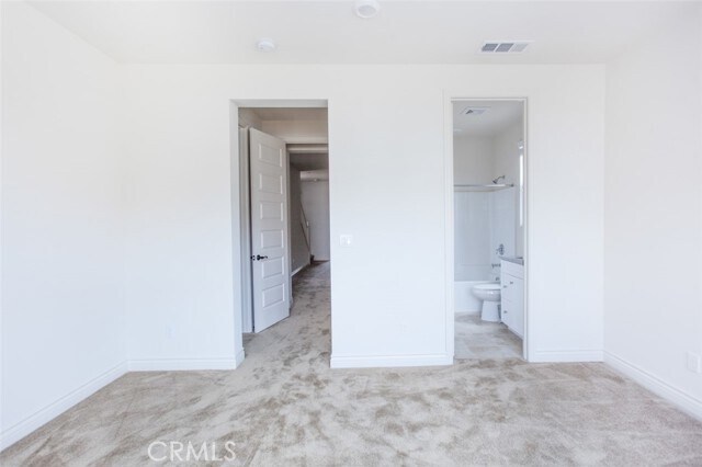 Building Photo - 198 Frame