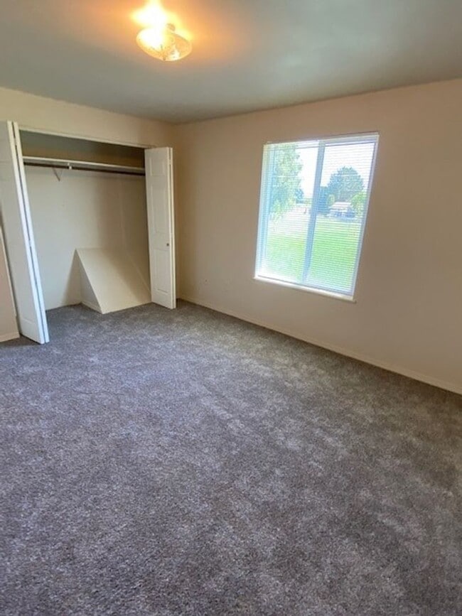 Building Photo - Non-Refundable & Security Deposit Total: $...