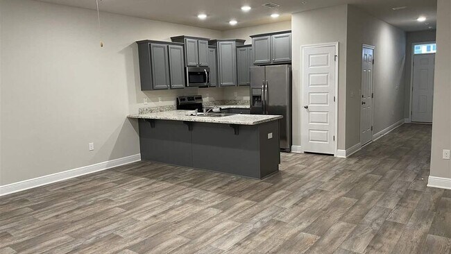 Building Photo - 6053 Royal Port Ct