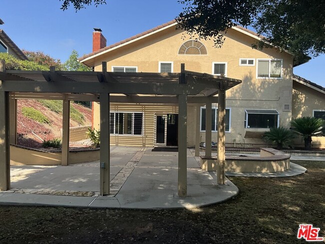 Building Photo - 1100 Promontory Pl