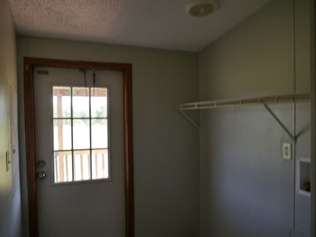 Building Photo - Adorable mobile home in Quitman