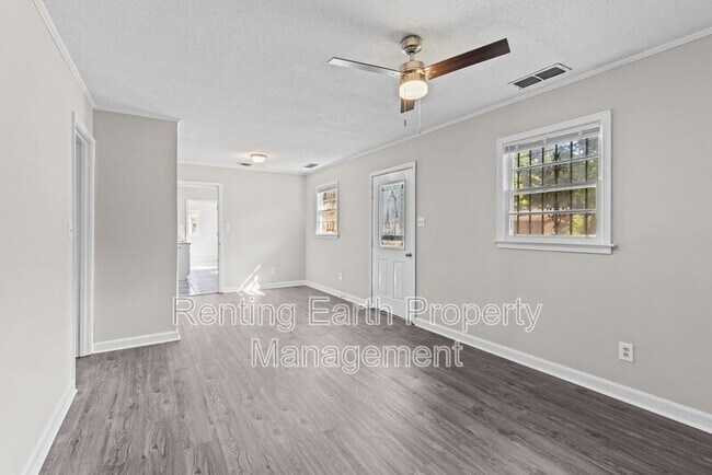 Building Photo - 231 Park Manor Dr