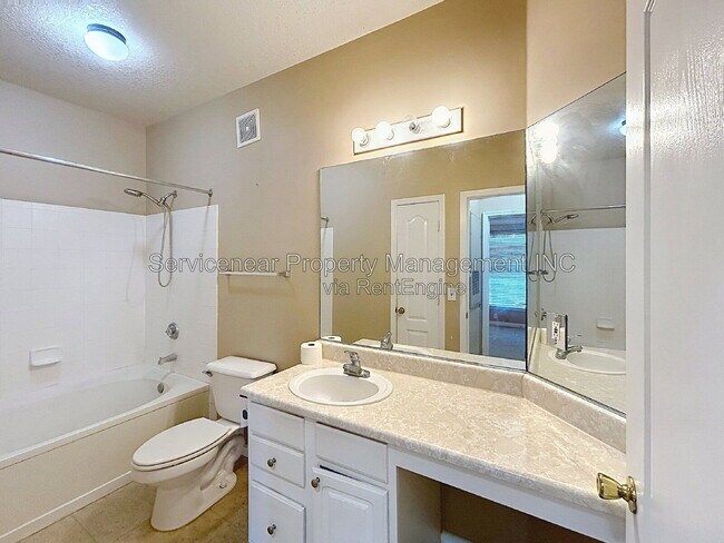 Building Photo - 10471 Villa View Cir