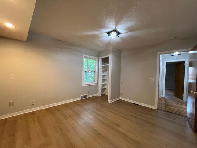 Building Photo - 6170 Mentor Park Blvd