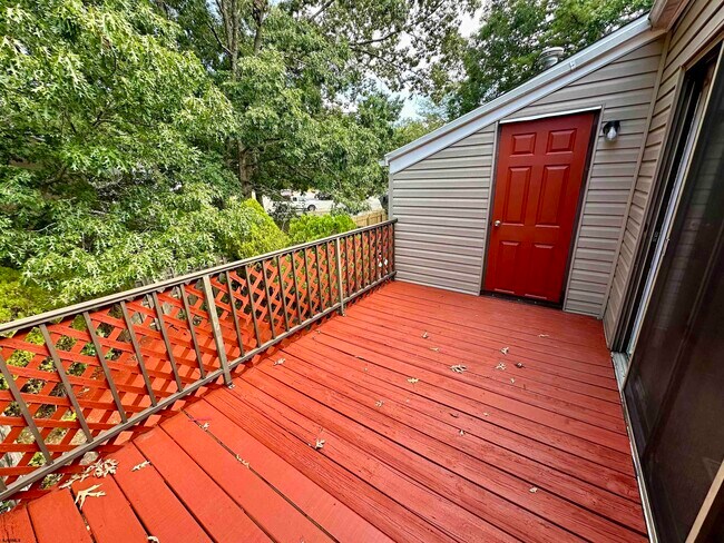 Building Photo - 6086 Hoover Dr