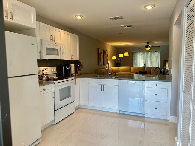 Building Photo - 13095 Belhaven Ct