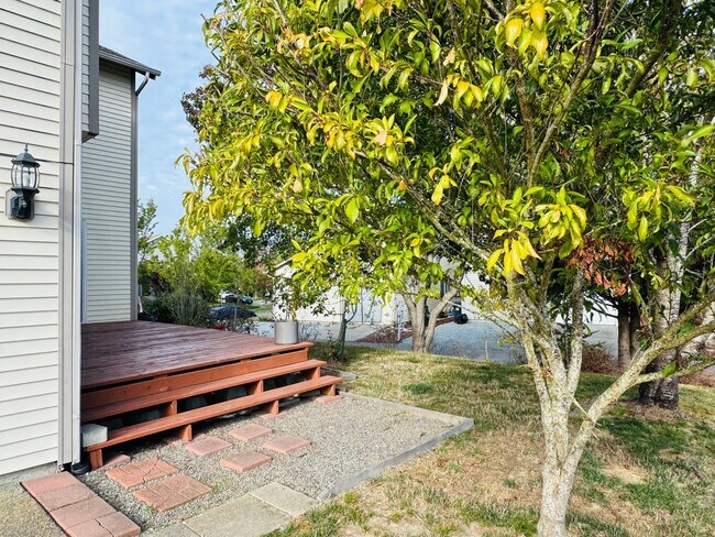 Building Photo - 5330 Larrabee Way
