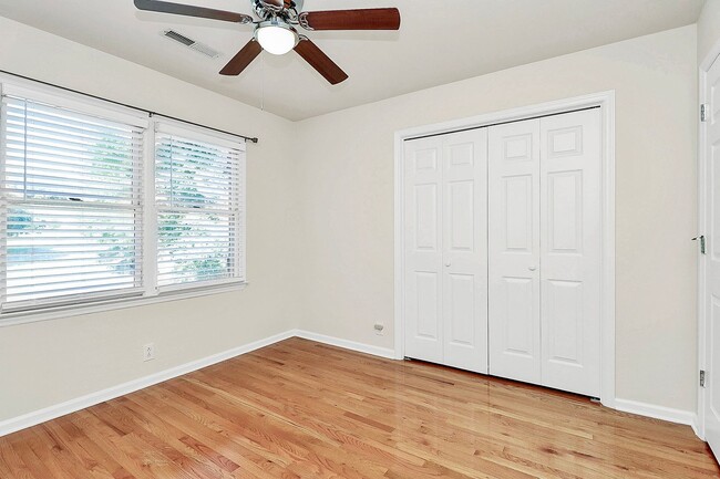 Building Photo - Large Olde Providence Home For Rent!