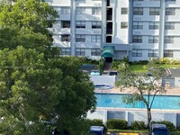 Building Photo - 2501 Riverside Dr