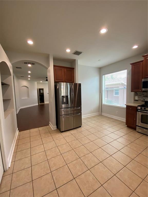 Building Photo - 17414 New Cross Cir