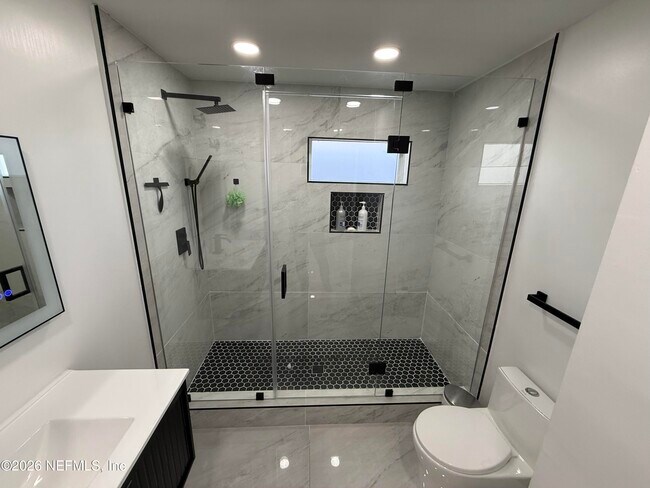 Building Photo - 1324 Grandview Dr