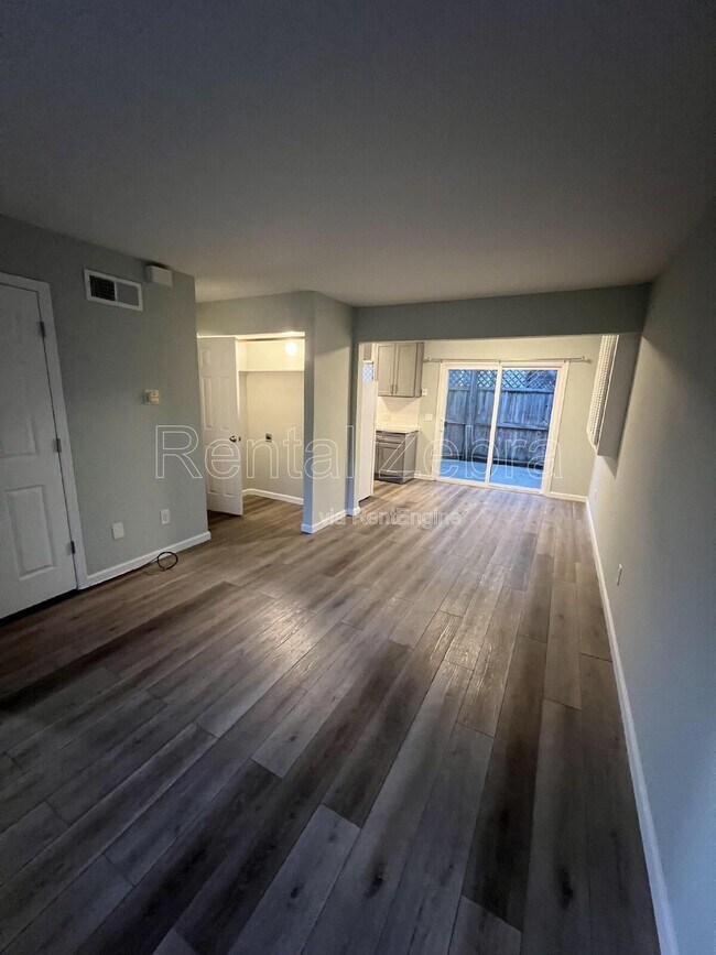 Building Photo - 141 Agua Caliente Rd W