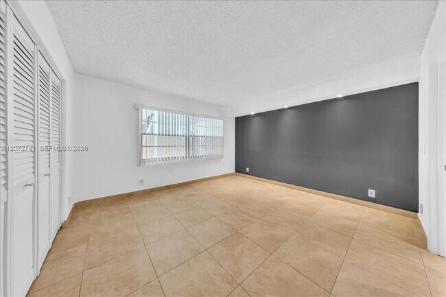 Building Photo - 1300 SW 125th Ave