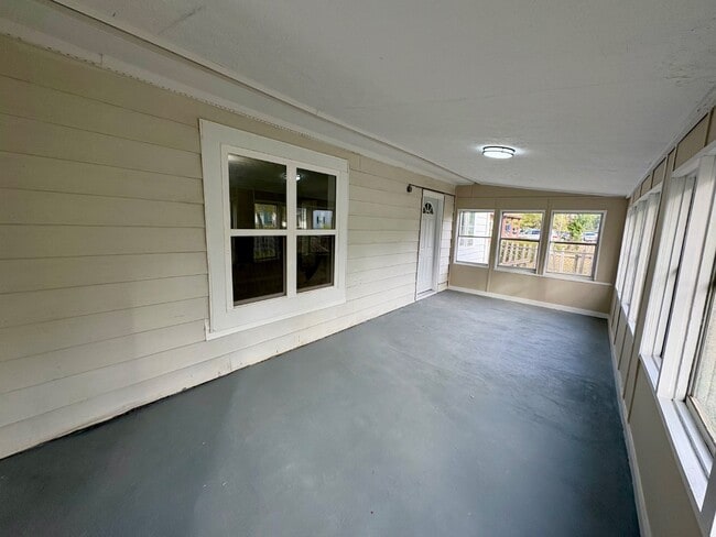 Building Photo - 6120 E 24th St