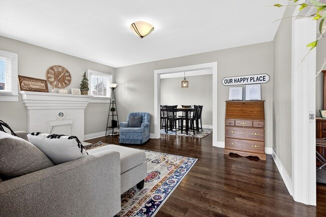 Building Photo - Fully Furnished Historic Home