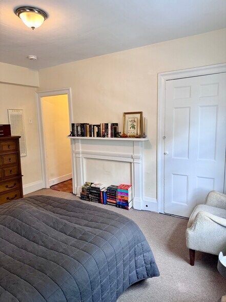 Building Photo - 122 Gore St