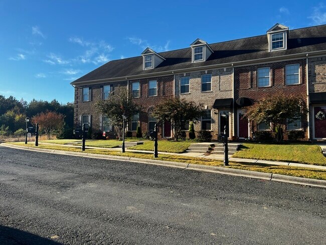 Building Photo - 11442 Charles Towne Way
