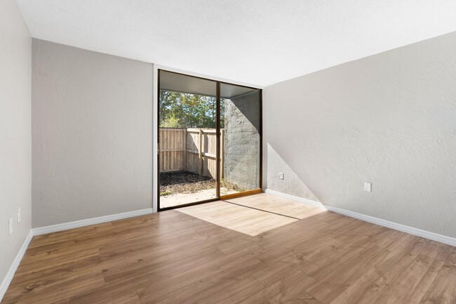 Building Photo - Modern Comfort in Prime Location – 3BR/2 C...