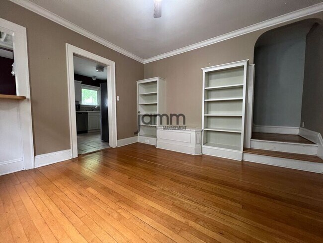 Building Photo - 3079 Meadowbrook Blvd