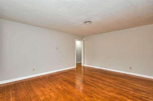 Building Photo - 1831 De Milo Dr