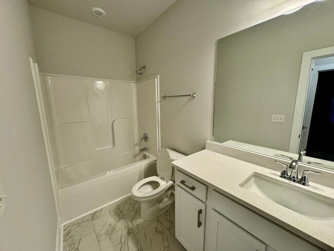 Building Photo - Fenced yard by Arsenal Gate 7