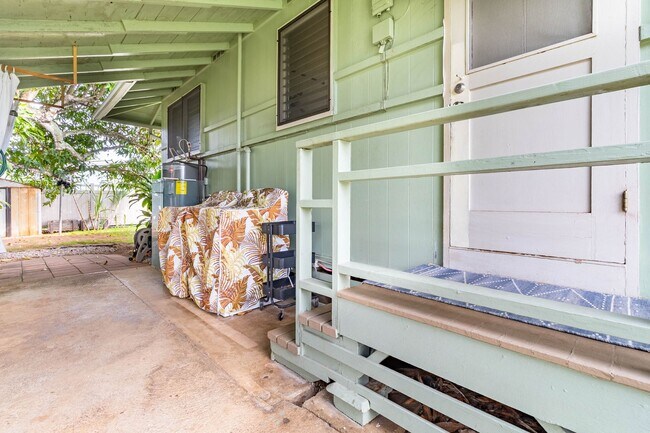 Building Photo - Charming 2/1 Cottage on a Quiet Lane in Ka...