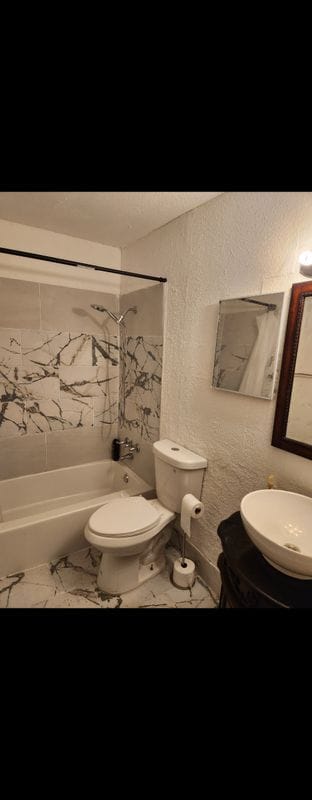 Building Photo - 424 N 21st St