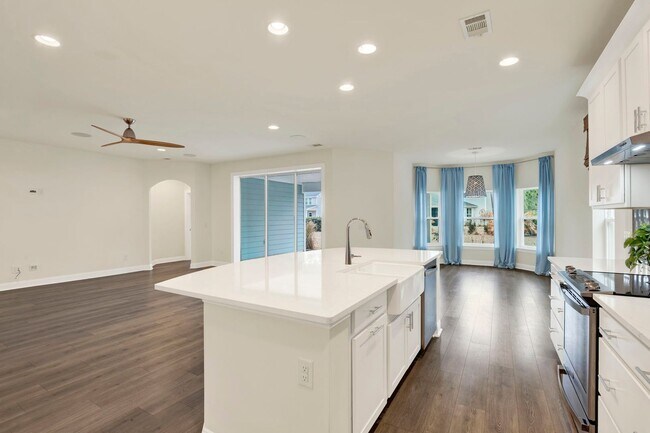 Building Photo - Waterways