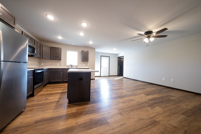 Building Photo - 669 4th Cir Dr SW