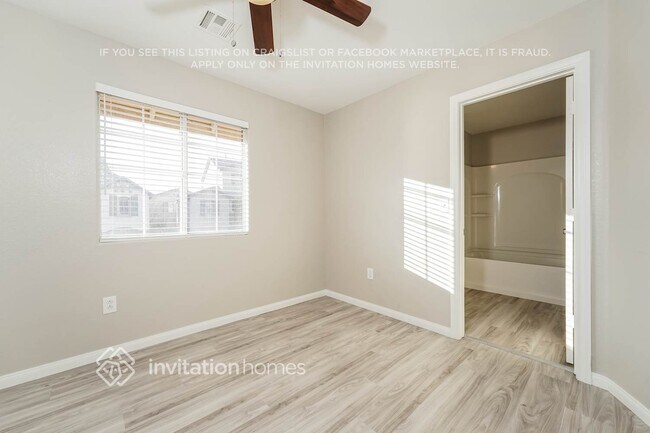 Building Photo - 36 Rainbow Draw Ave