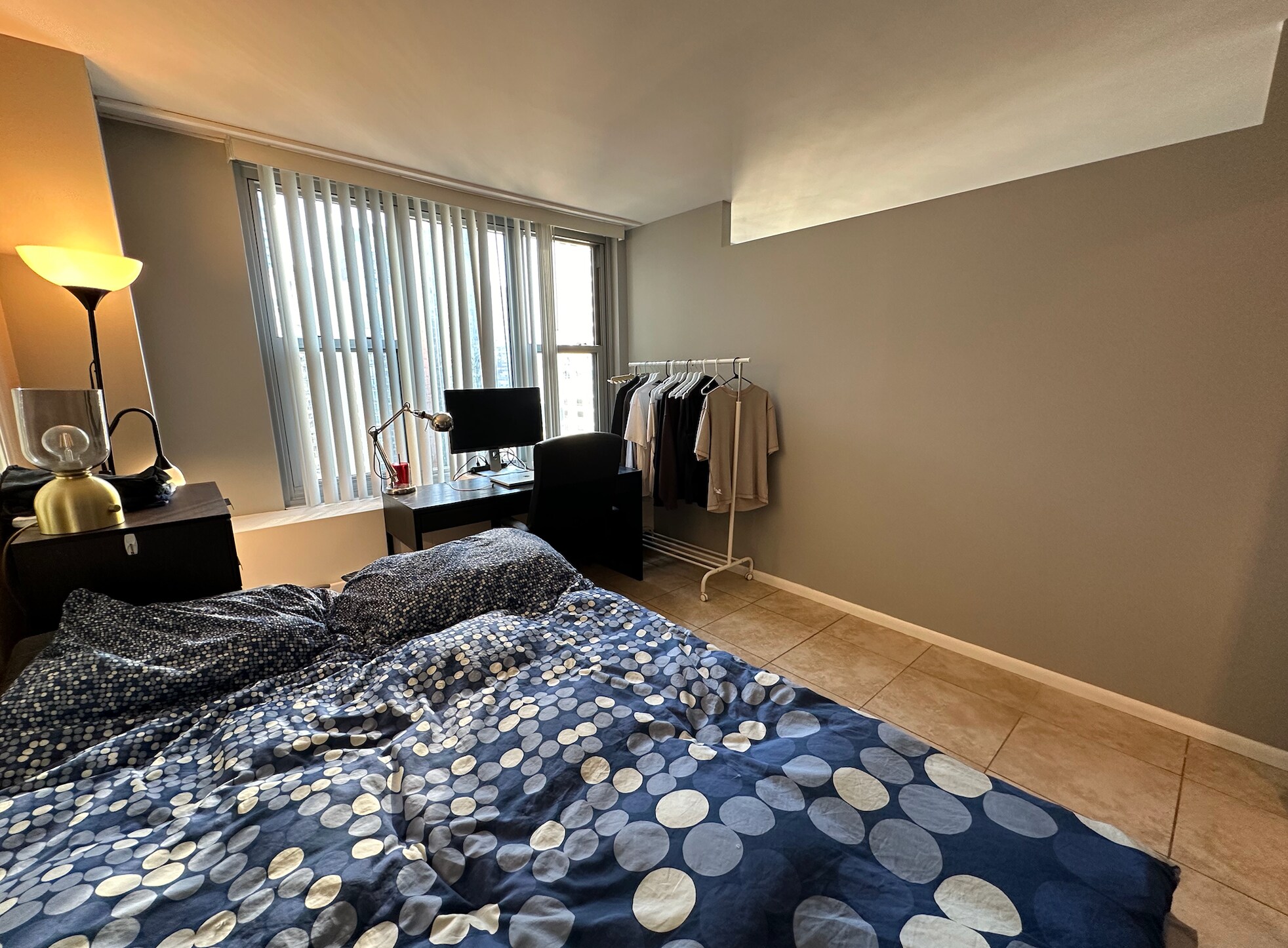 Building Photo - 400 E Randolph St