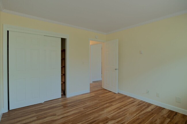 Building Photo - 2 Bedroom + 1 Bathroom Condo  | Marina Village | Port Hueneme | Unfurnished