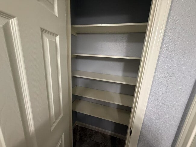 Building Photo - 5719 Lycomb Dr