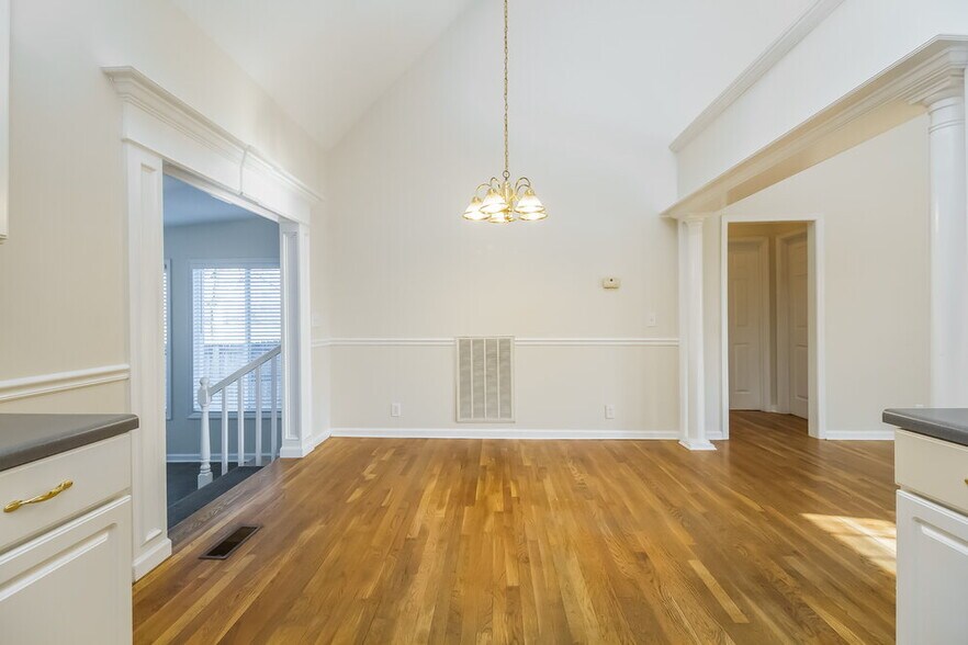 Building Photo - 3019 Overhill Ct