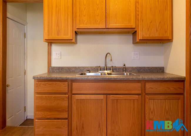 Building Photo - 839 14th St NE