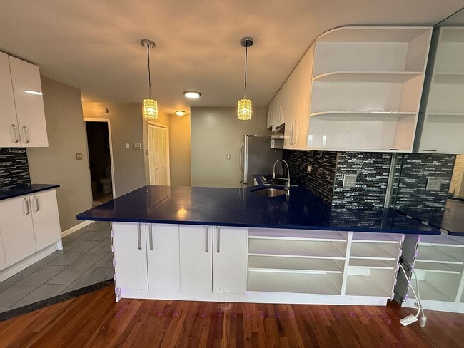 Building Photo - 1310 84th St