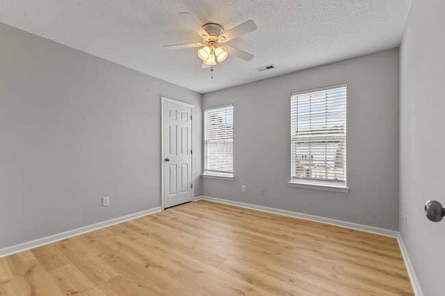 Building Photo - 2112 Echo Glen Ln