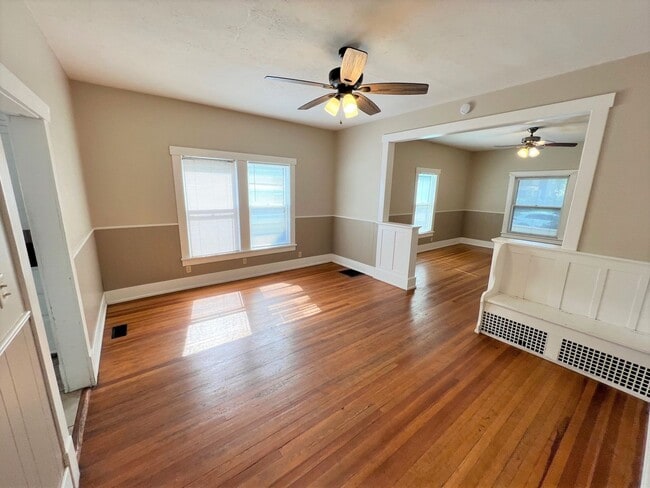 Building Photo - Prime Location 4 Bed House - Leasing 26/27 School Year