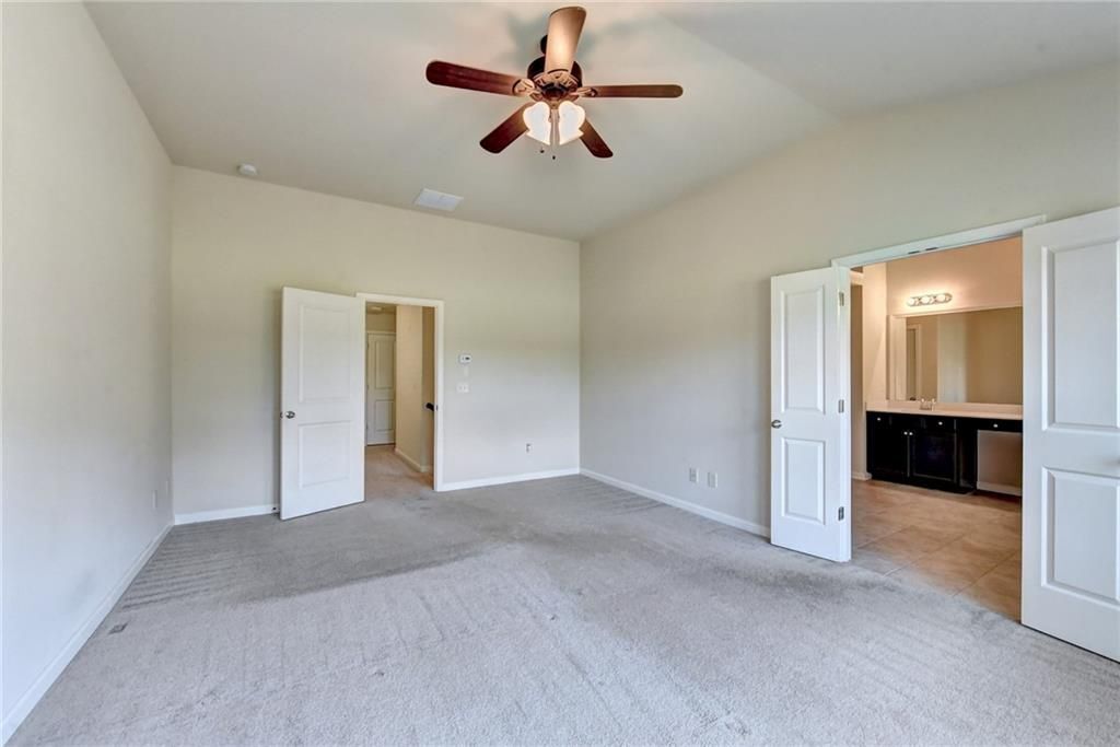 Building Photo - 5160 Breezewood Cir