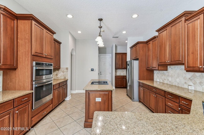 Building Photo - 263 Stonewell Dr