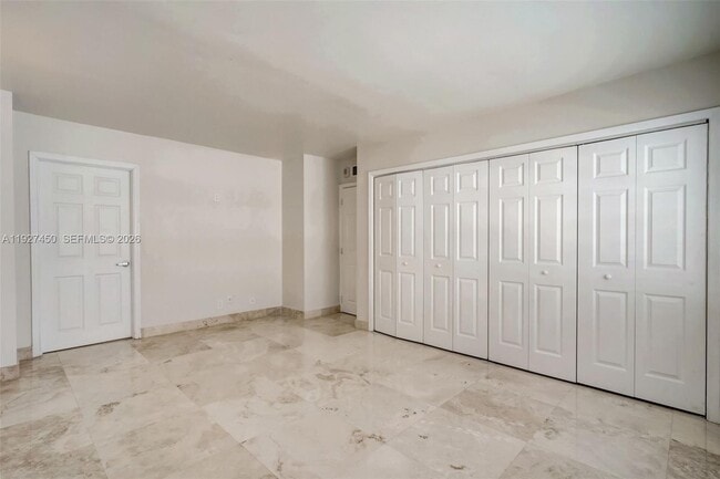 Building Photo - 121 Golden Isles Dr