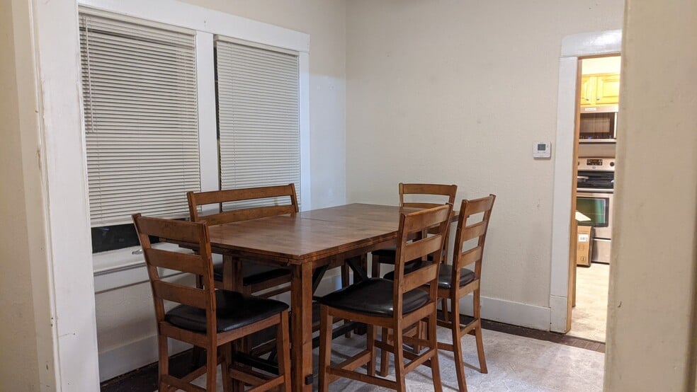 Dining room - 7765 Maywood St