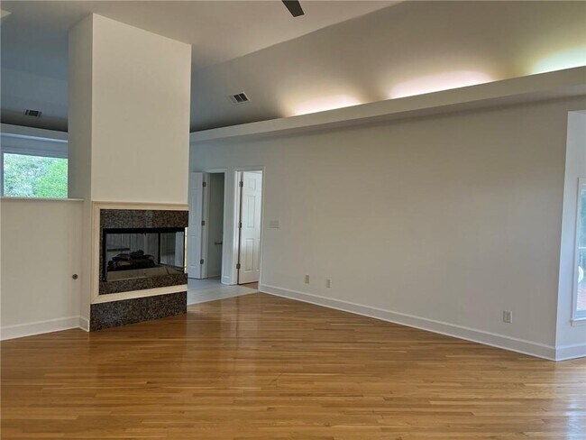 Building Photo - 4510 Chattahoochee Plantation Dr SE