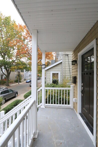 Building Photo - 29 Elmwood St