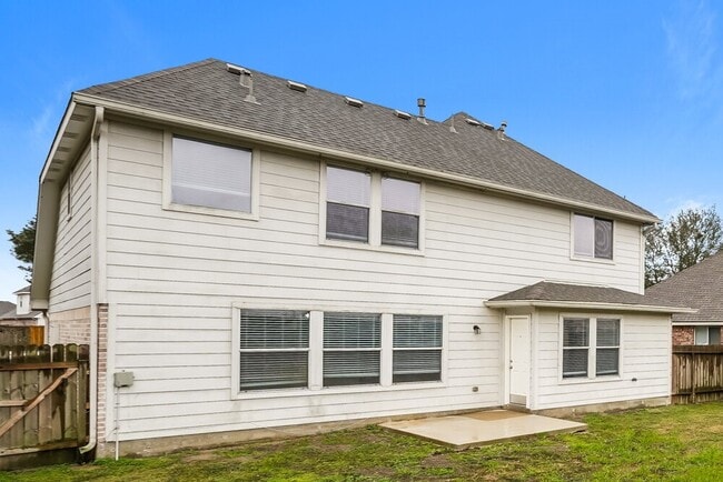 Building Photo - 6207 Winter Oak St