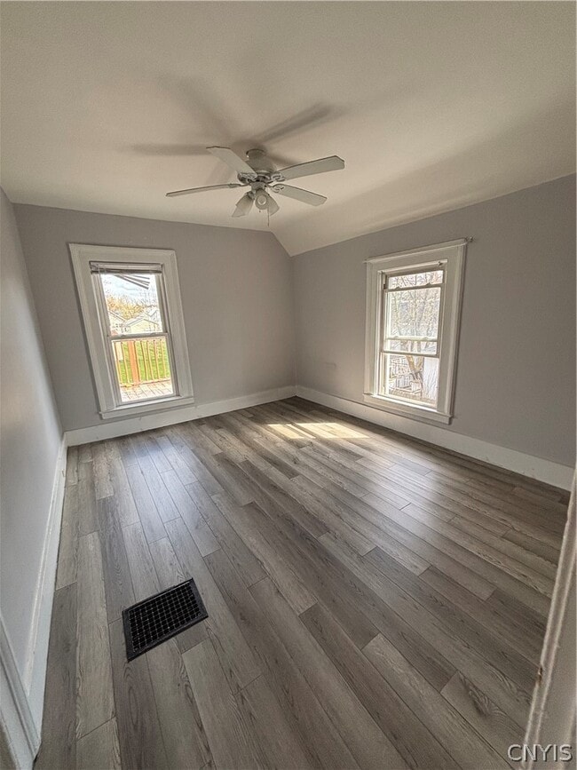 Building Photo - 836 Leray St