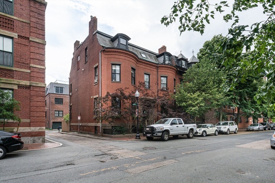 Building Photo - 78 W Concord St