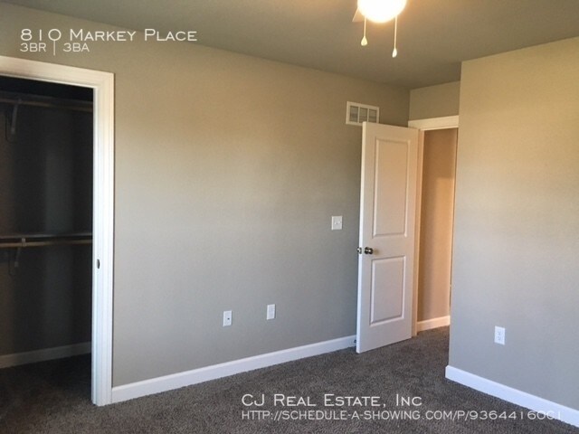 Building Photo - 810 Markey Pl